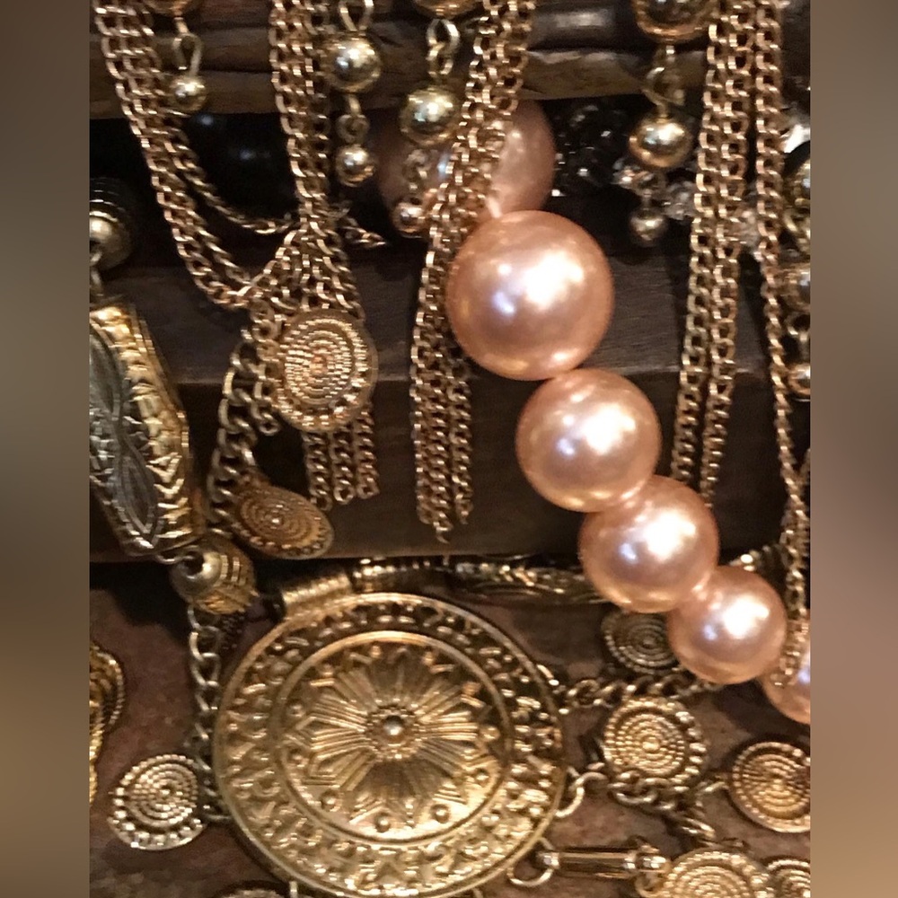 NECKLACE PIECE AS SHOWN LIVE / AS DESCRIBED